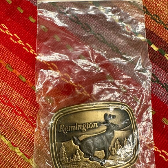 Remington Arms Promo Belt Buckle White Tailed Deer Sid Bell Vintage 70s NOS - Picture 4 of 4